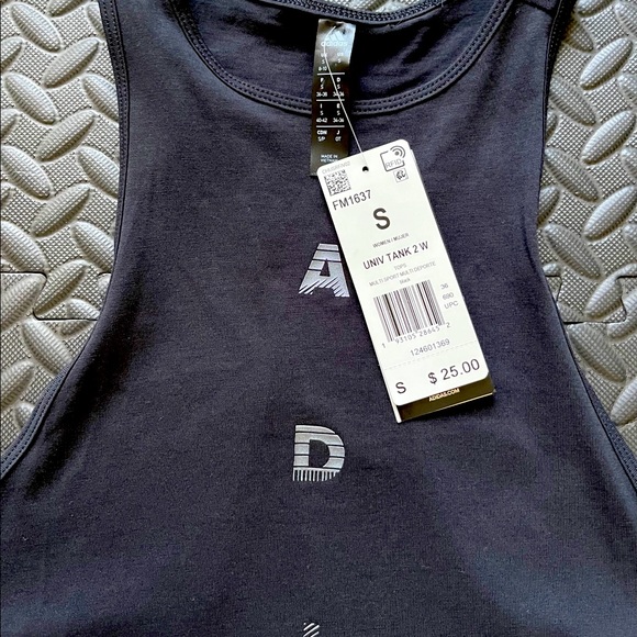 Adidas Active Workout Top New with Tags 🏷️ Size Small in Black Color - Picture 2 of 6